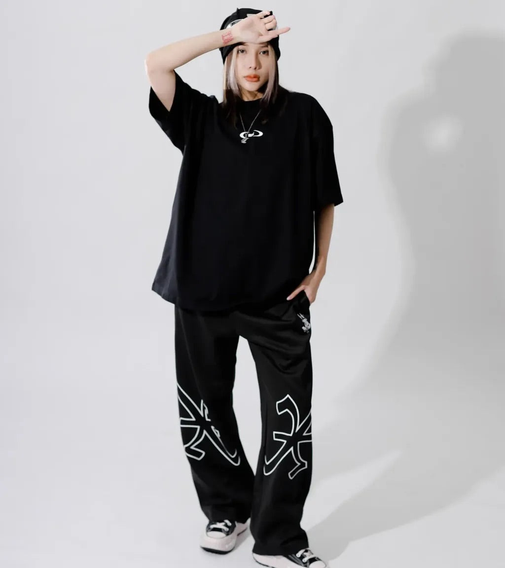LUXLI ANAGRAM LONG SHORTS