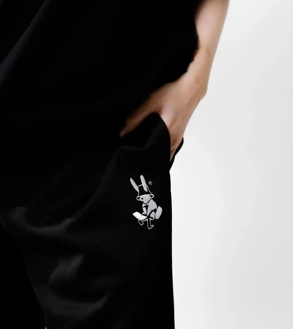 LUXLI ANAGRAM LONG SHORTS