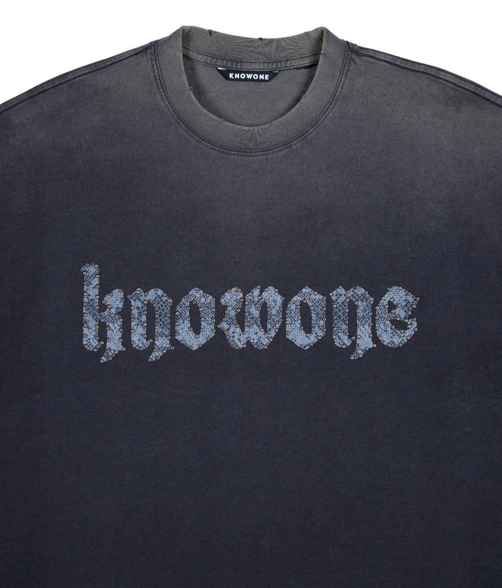 KNOWONE SNAKE RIVET TEE IRON