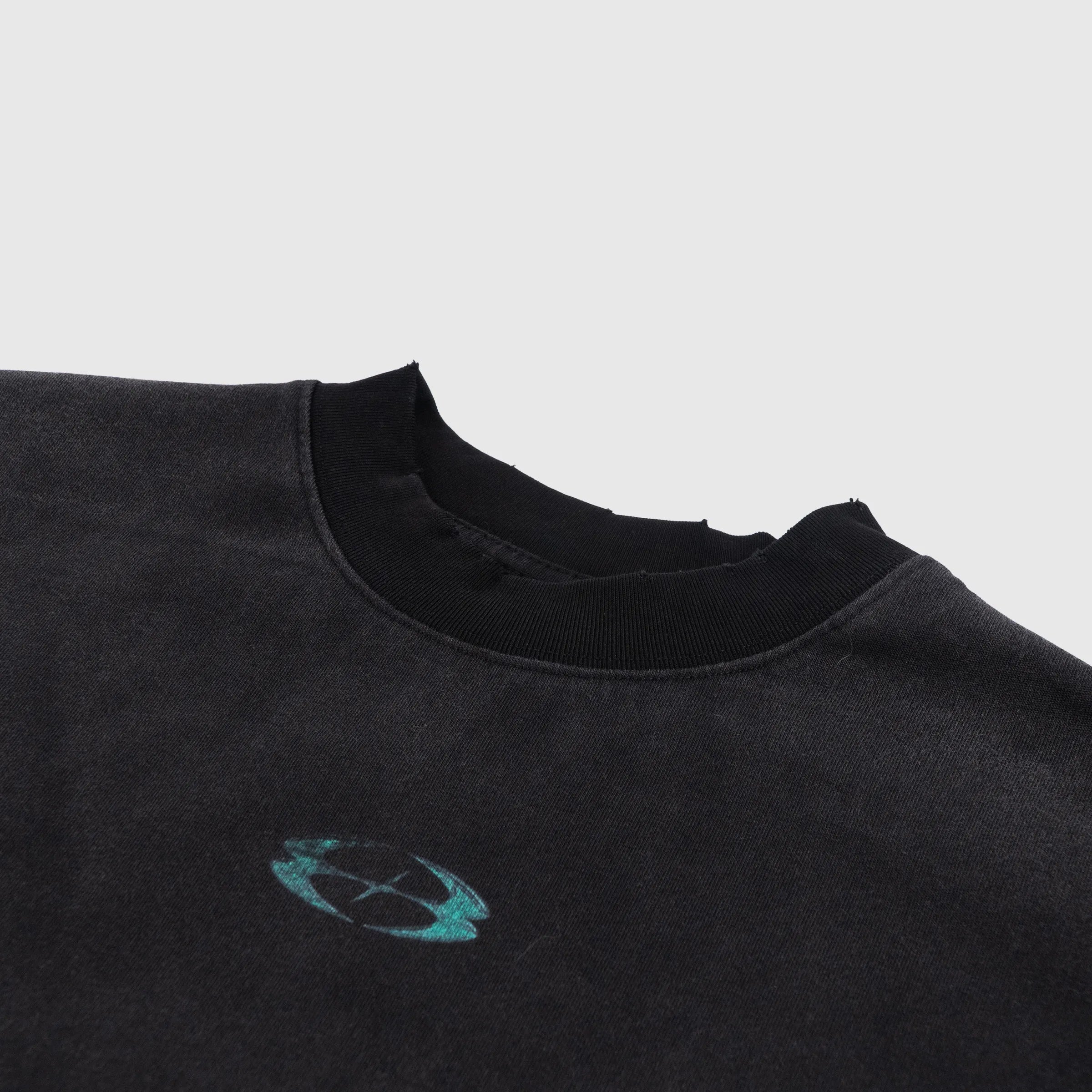 WHOCARES DISTRESSED STATUE TEE  BLACK