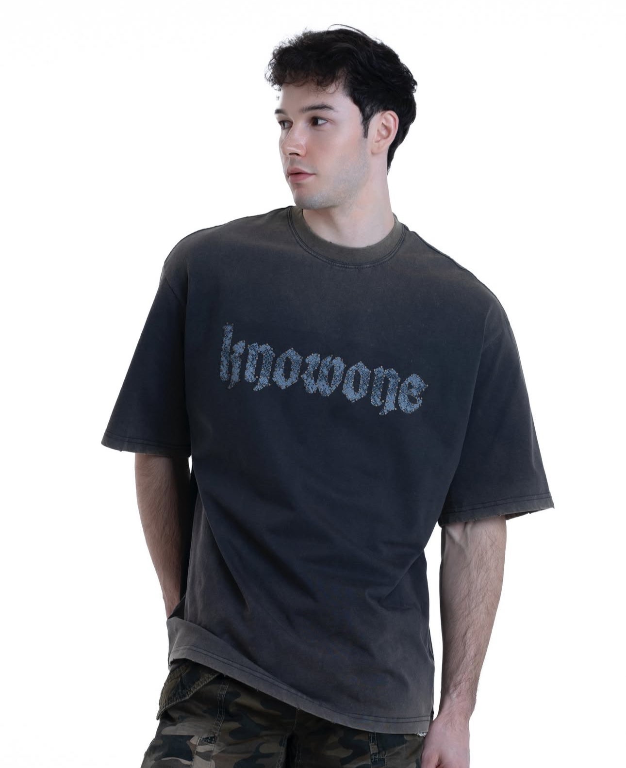 KNOWONE SNAKE RIVET TEE IRON
