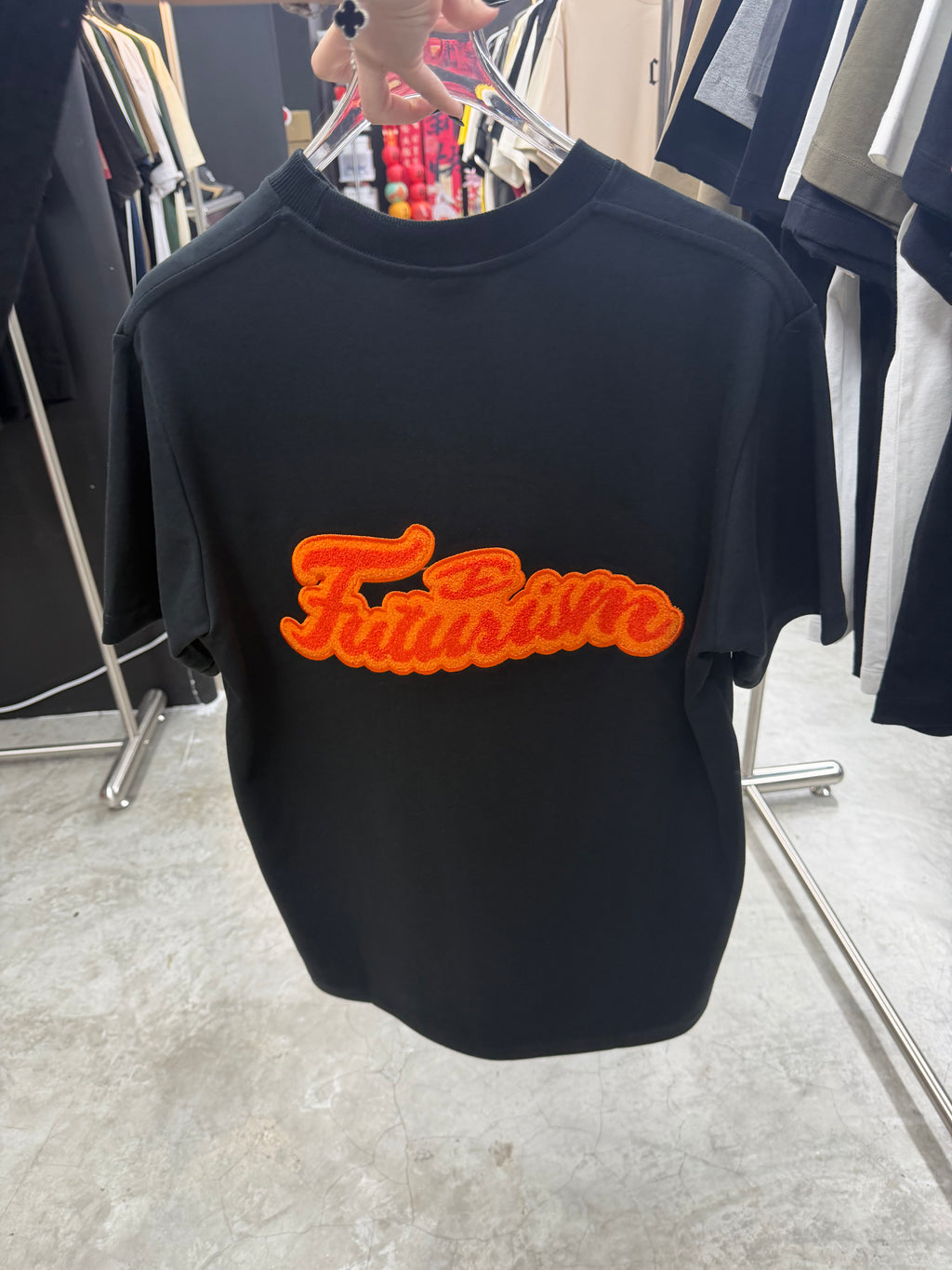FUTURISM 26  FLURRY WORDING TEE BLACK
