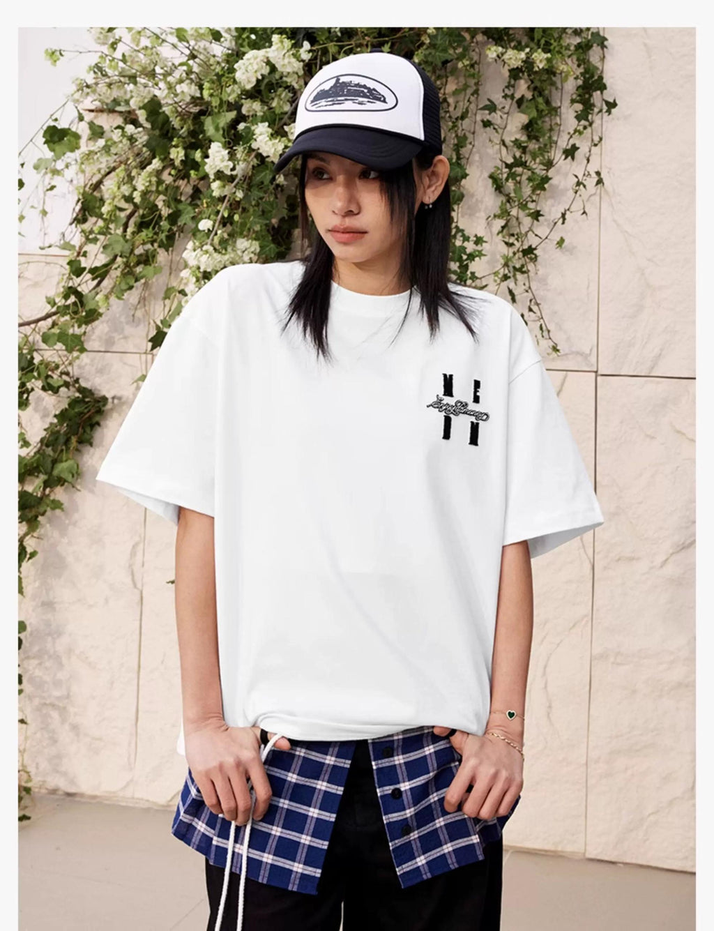MEDM 25SS BASIC LOGO EMBROIDERED TEE WHITE